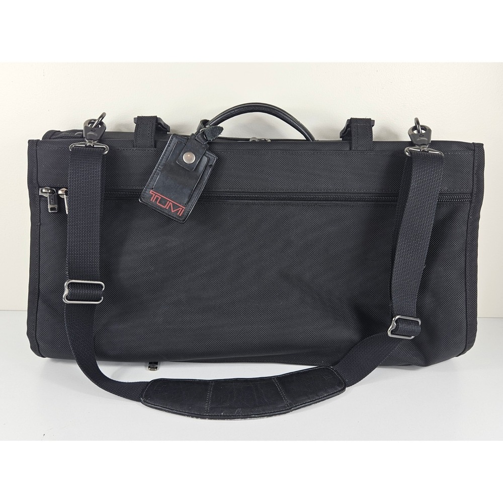 Tumi Alpha Black Ballistic Nylon Tri-Fold Garment Bag 22133D4 Suit Carrier 22x15